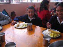 María Belén eats a healthy lunch with some classmates